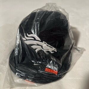 Black Nike Denver Broncos snap back

‼️SOLD‼️
